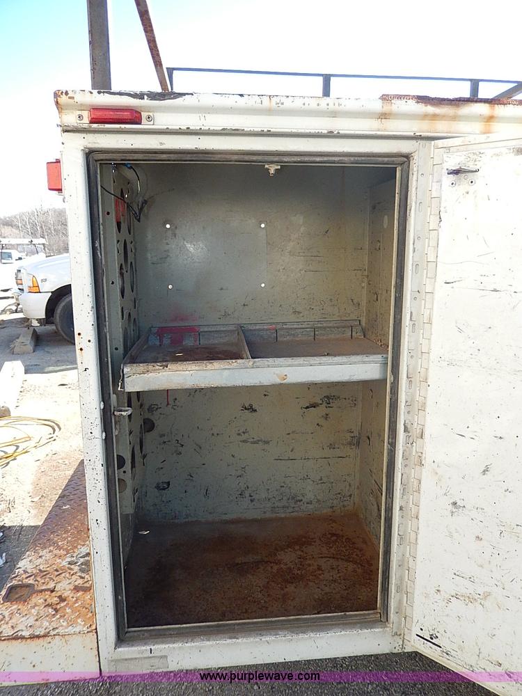 image for item H1282 2001 Chevrolet 3500 HD utility truck