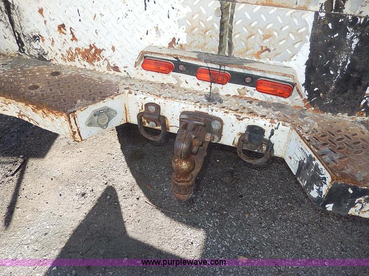 image for item H1282 2001 Chevrolet 3500 HD utility truck