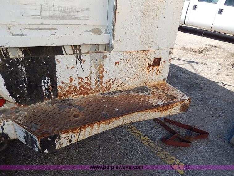 image for item H1282 2001 Chevrolet 3500 HD utility truck