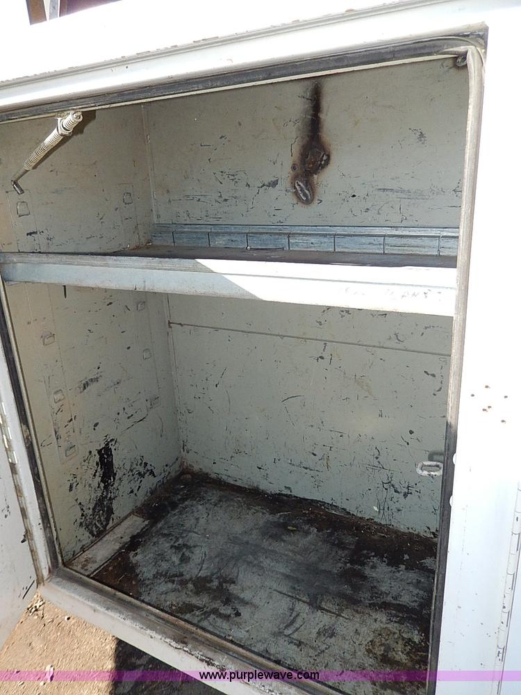 image for item H1282 2001 Chevrolet 3500 HD utility truck