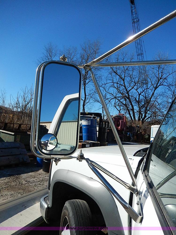 image for item H1282 2001 Chevrolet 3500 HD utility truck