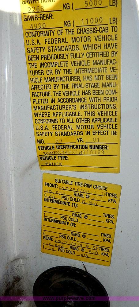 image for item H1282 2001 Chevrolet 3500 HD utility truck