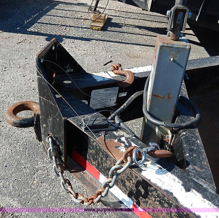 image for item H1283 2003 Towmaster T14DP trailer