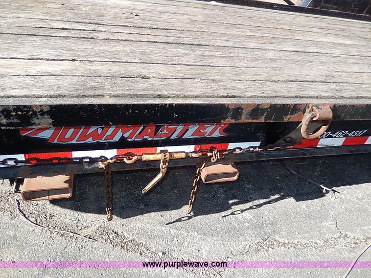 image for item H1283 2003 Towmaster T14DP trailer