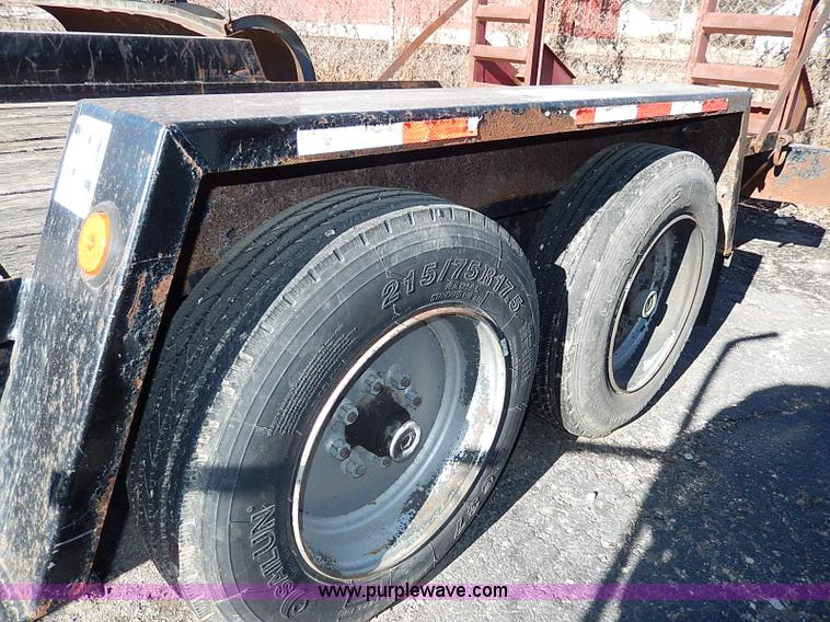 image for item H1283 2003 Towmaster T14DP trailer