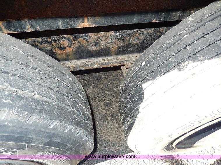 image for item H1283 2003 Towmaster T14DP trailer