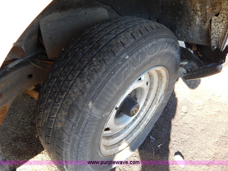 image for item H3803 1998 Chevrolet S10 pickup truck