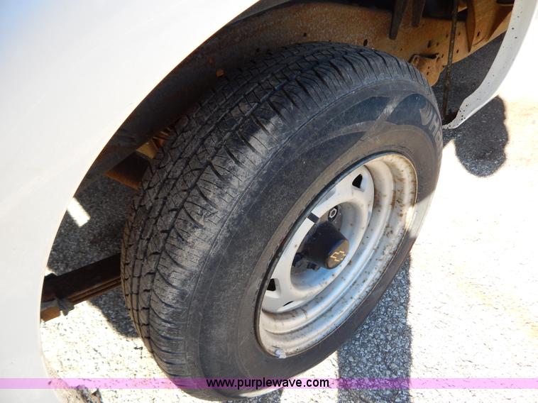 image for item H3803 1998 Chevrolet S10 pickup truck