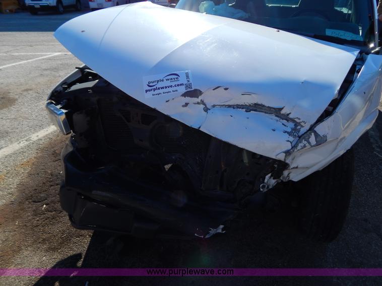 image for item H3803 1998 Chevrolet S10 pickup truck