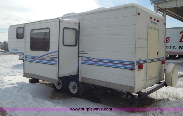 image for item H3814 1999 Sportsmen fifth wheel camper