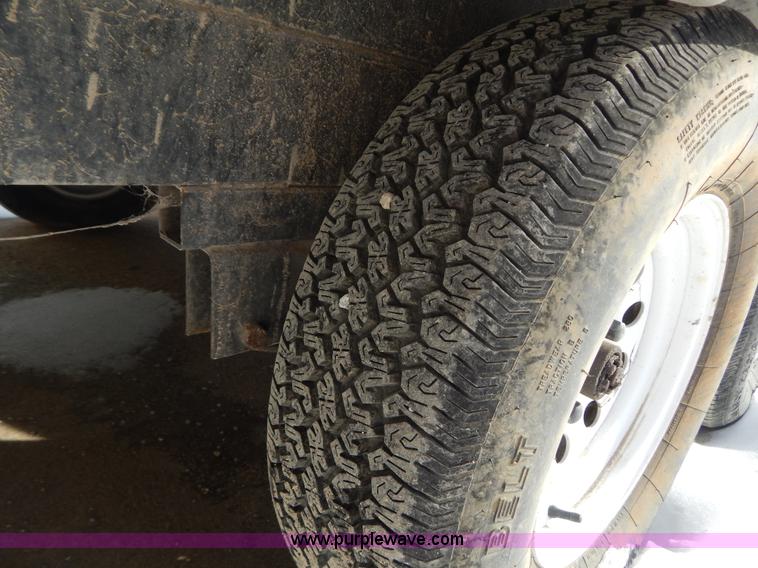 image for item H3814 1999 Sportsmen fifth wheel camper