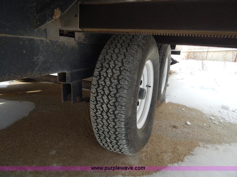 image for item H3814 1999 Sportsmen fifth wheel camper