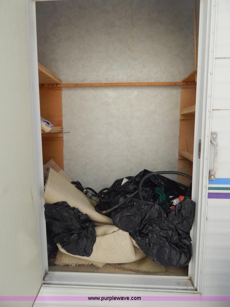 image for item H3814 1999 Sportsmen fifth wheel camper