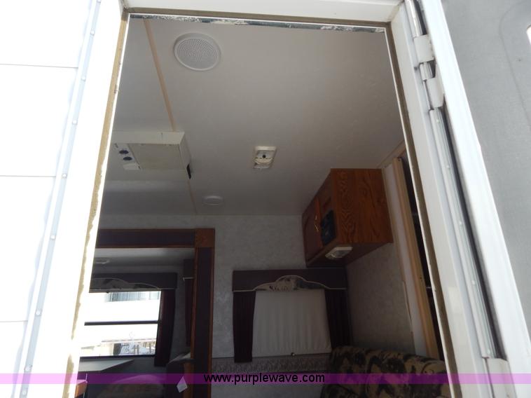 image for item H3814 1999 Sportsmen fifth wheel camper