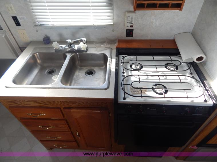 image for item H3814 1999 Sportsmen fifth wheel camper