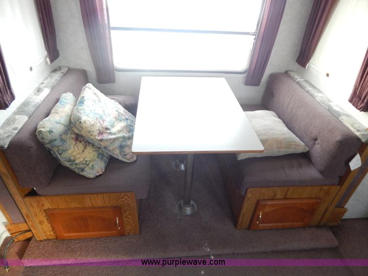 image for item H3814 1999 Sportsmen fifth wheel camper