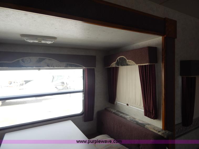 image for item H3814 1999 Sportsmen fifth wheel camper