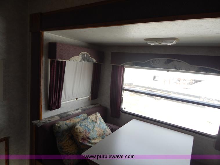 image for item H3814 1999 Sportsmen fifth wheel camper