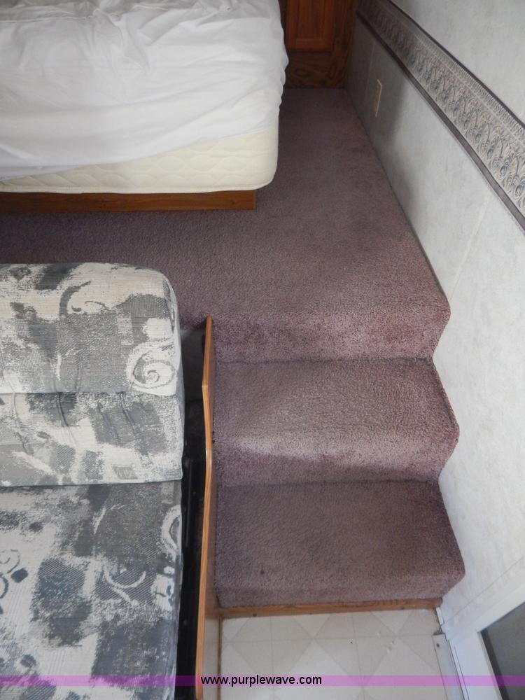 image for item H3814 1999 Sportsmen fifth wheel camper