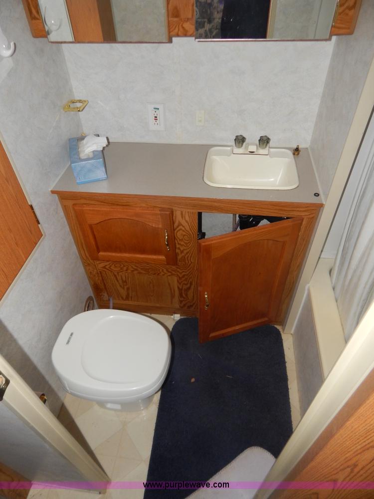 image for item H3814 1999 Sportsmen fifth wheel camper