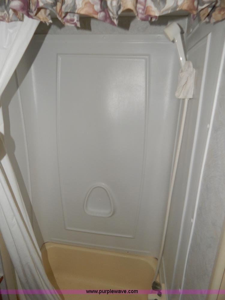 image for item H3814 1999 Sportsmen fifth wheel camper