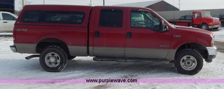 image for item H3817 2002 Ford F250 Super Duty pickup truck
