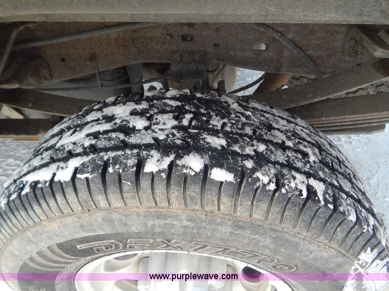 image for item H3817 2002 Ford F250 Super Duty pickup truck