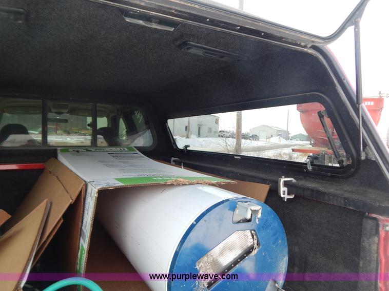 image for item H3817 2002 Ford F250 Super Duty pickup truck