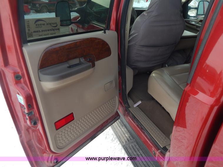 image for item H3817 2002 Ford F250 Super Duty pickup truck