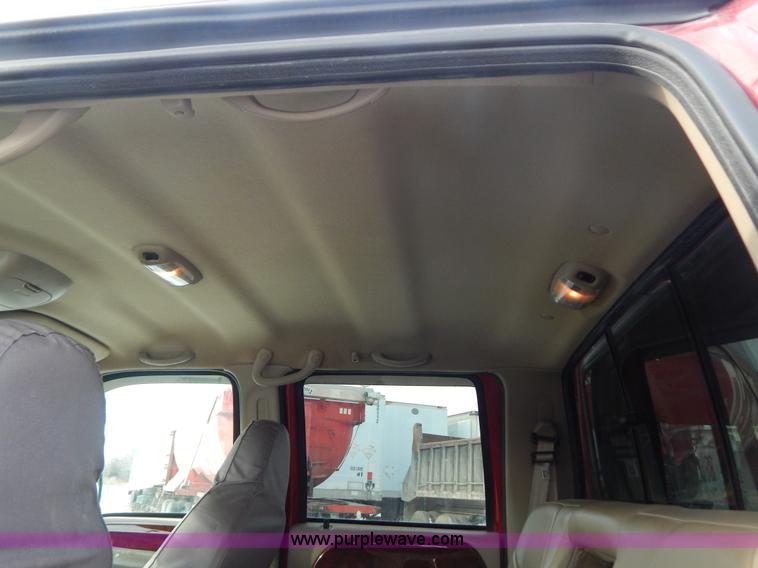 image for item H3817 2002 Ford F250 Super Duty pickup truck