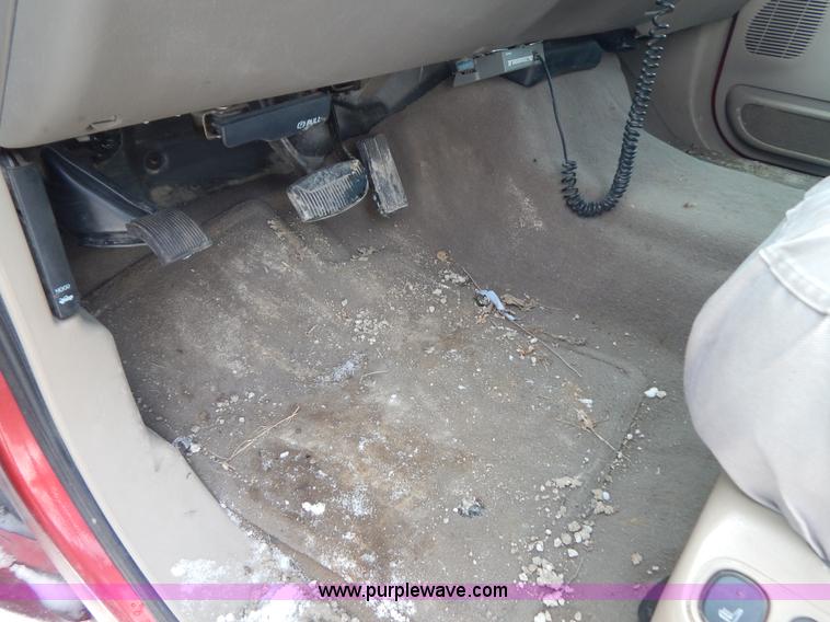 image for item H3817 2002 Ford F250 Super Duty pickup truck