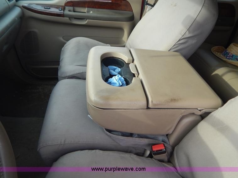 image for item H3817 2002 Ford F250 Super Duty pickup truck