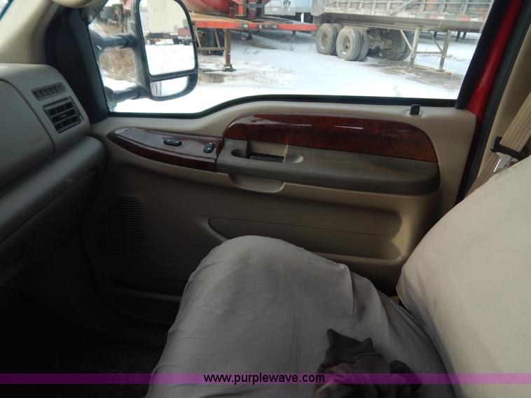 image for item H3817 2002 Ford F250 Super Duty pickup truck