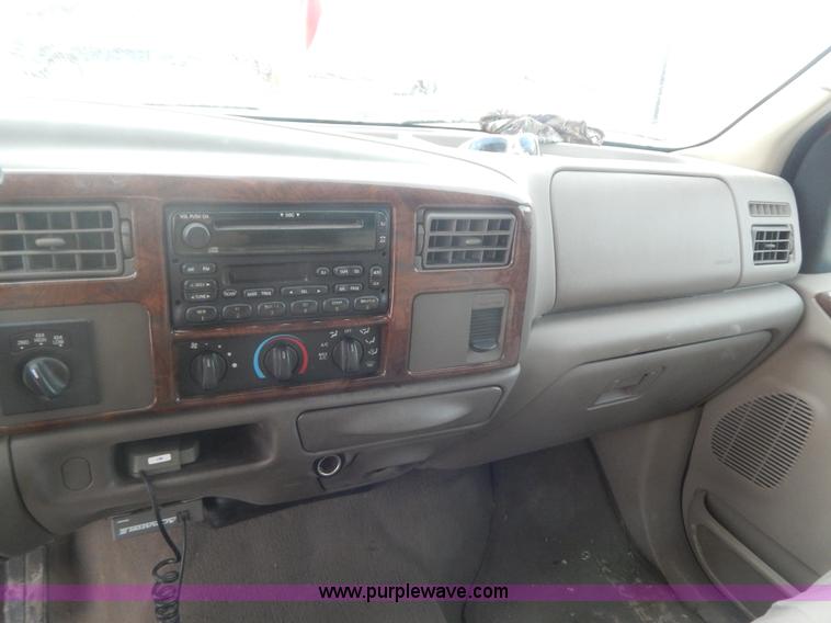 image for item H3817 2002 Ford F250 Super Duty pickup truck