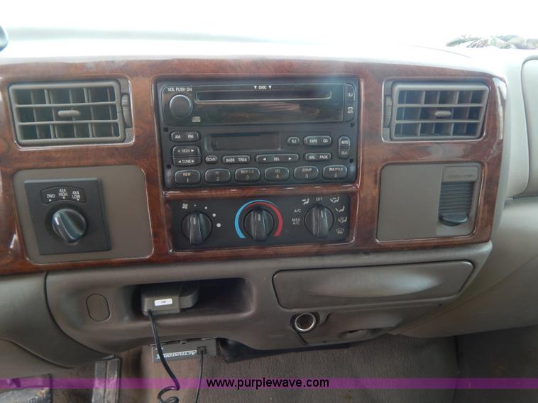 image for item H3817 2002 Ford F250 Super Duty pickup truck