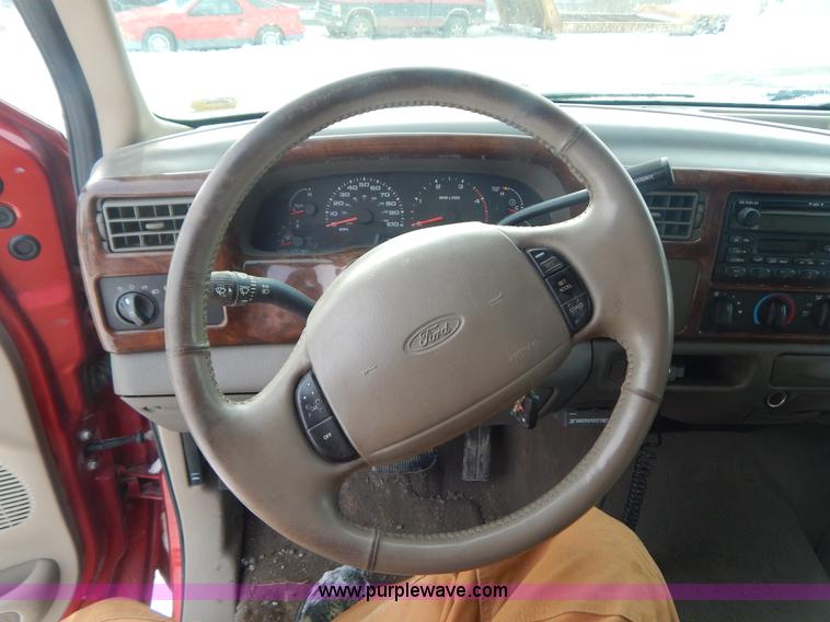 image for item H3817 2002 Ford F250 Super Duty pickup truck