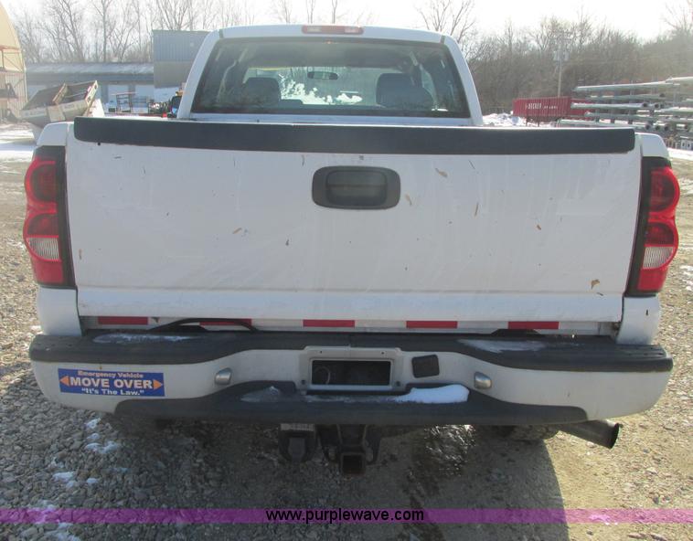 image for item H7745 2006 Chevrolet Silverado 2500HD Ext. Cab pickup truck