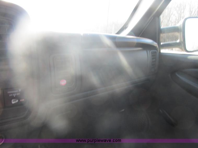 image for item H7745 2006 Chevrolet Silverado 2500HD Ext. Cab pickup truck