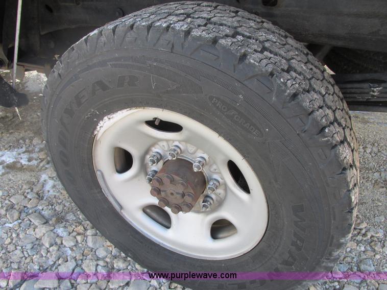 image for item H7745 2006 Chevrolet Silverado 2500HD Ext. Cab pickup truck