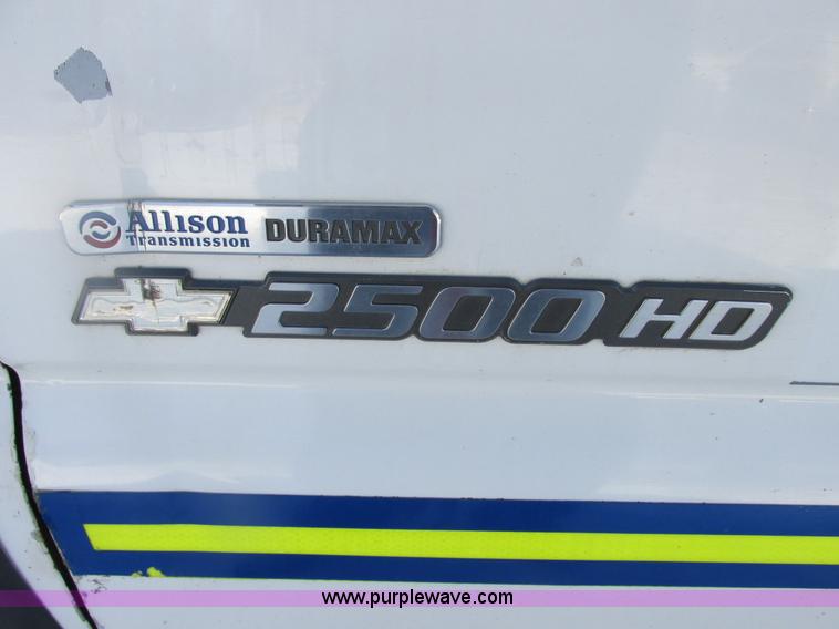 image for item H7745 2006 Chevrolet Silverado 2500HD Ext. Cab pickup truck