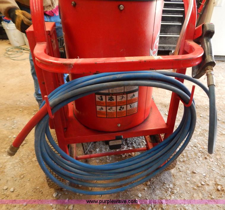 image for item I1230 Shark SGP-3530E hot water pressure washer