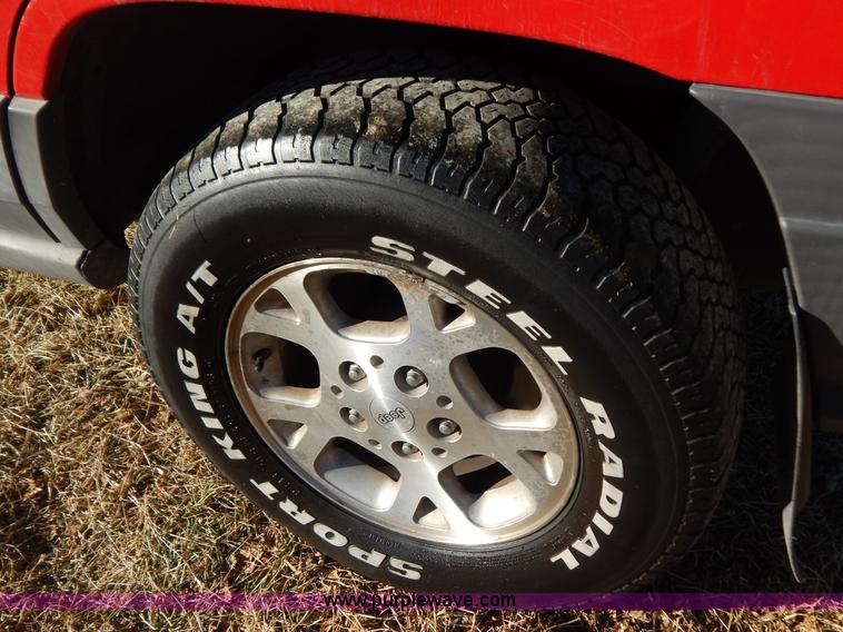 image for item I1232 1999 Jeep Grand Cherokee Laredo SUV