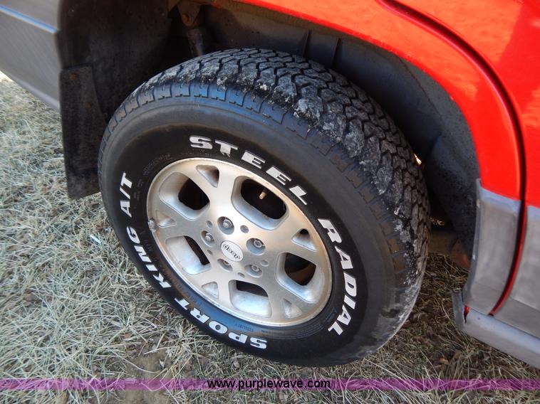 image for item I1232 1999 Jeep Grand Cherokee Laredo SUV
