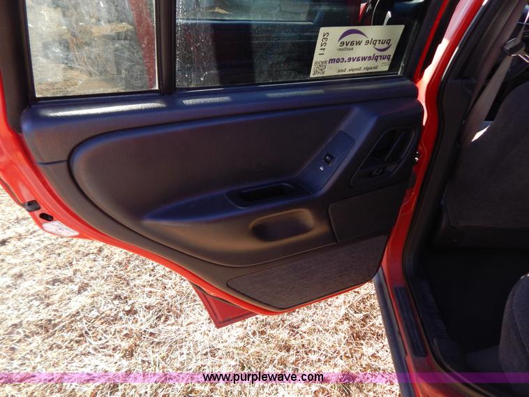 image for item I1232 1999 Jeep Grand Cherokee Laredo SUV