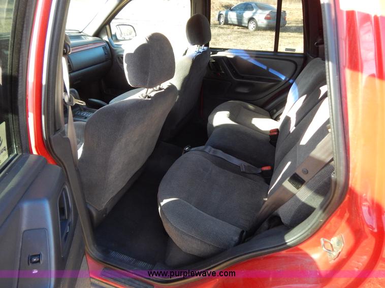 image for item I1232 1999 Jeep Grand Cherokee Laredo SUV