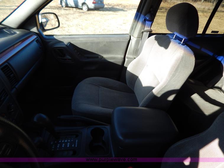 image for item I1232 1999 Jeep Grand Cherokee Laredo SUV