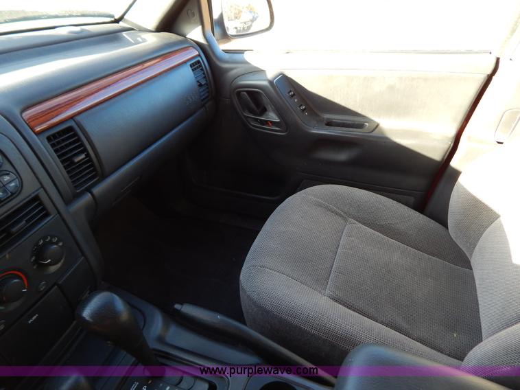 image for item I1232 1999 Jeep Grand Cherokee Laredo SUV