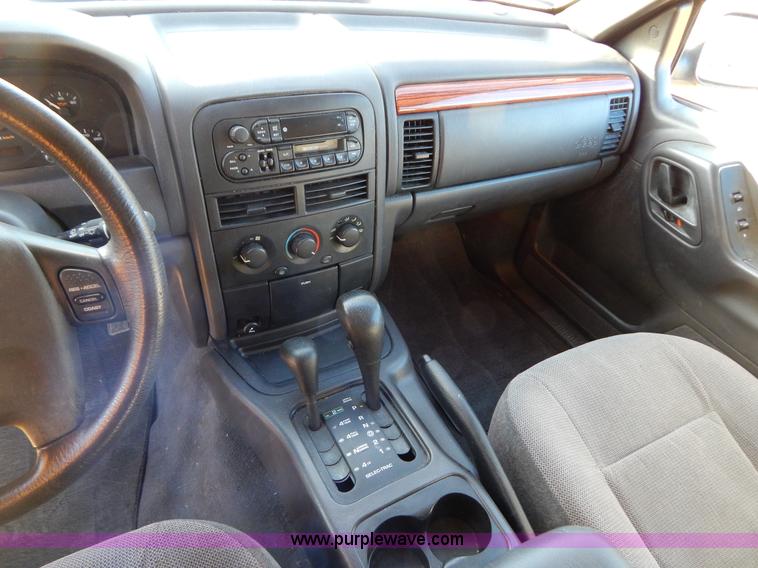 image for item I1232 1999 Jeep Grand Cherokee Laredo SUV