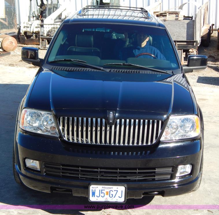 image for item I1239 2006 Lincoln Navigator Ultimate SUV