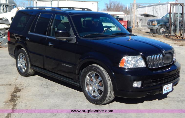 image for item I1239 2006 Lincoln Navigator Ultimate SUV